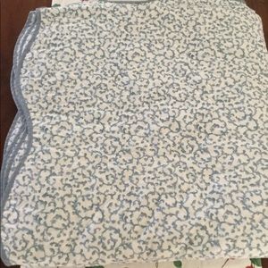 Shabby chic queen quilt/coverlet